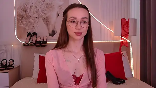 Snapshot of Emily_Simon chatting on June 18, 2026, 6:02 am Emily Simon online show from June 18, 2026, 6:02 am