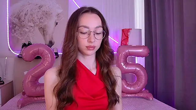 Snapshot of Emily_Simon chatting on June 23, 2026, 6:44 am Emily Simon online show from June 23, 2026, 6:44 am