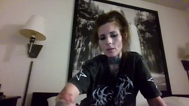 allymoon1369 online show from May 12, 2026, 6:43 am