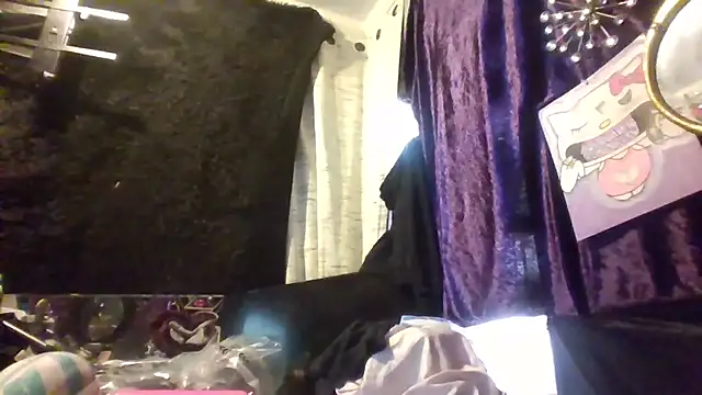 allymoon1369 online show from May 17, 2026, 9:22 pm