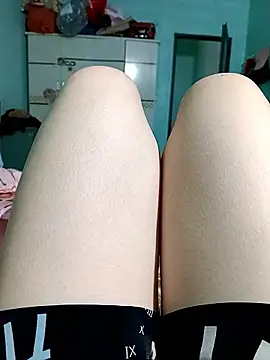 lylinhjim online show from January 19, 2026, 1:37 pm