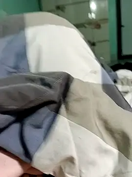 lylinhjim online show from February 3, 2026, 2:53 am