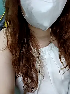 lylinhjim online show from March 17, 2026, 6:00 pm