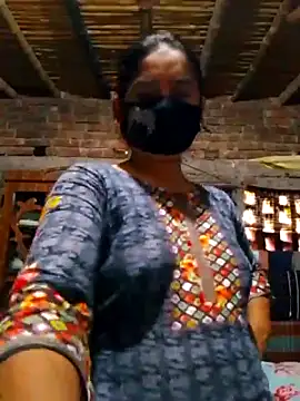 Hot Sweeti online show from March 10, 2026, 6:18 am