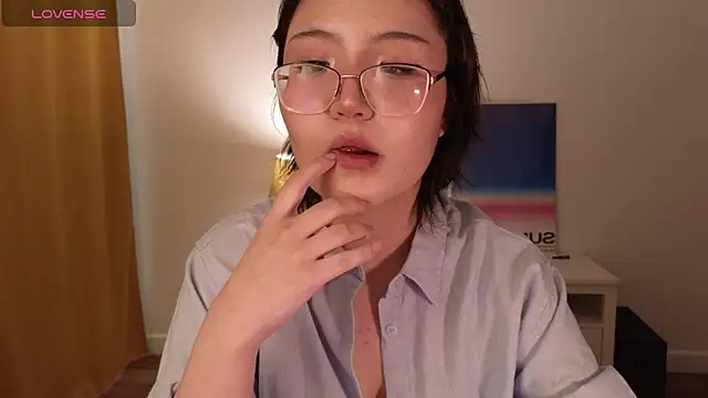 nullgirl online show from June 20, 2026, 2:25 am