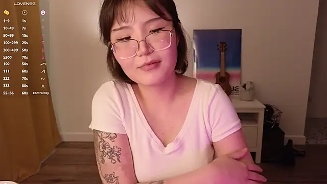 nullgirl online show from June 22, 2026, 2:24 am