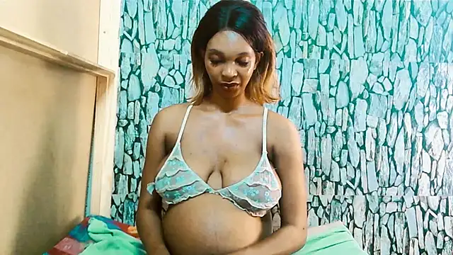 Snapshot of Caramelminxxx1 chatting on February 20, 2026, 6:26 am Caramelminxxx1 online show from February 20, 2026, 6:26 am