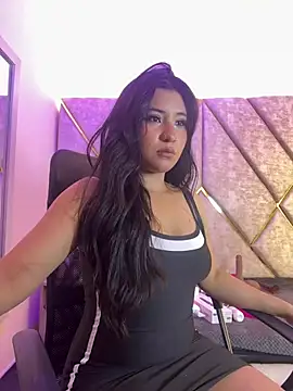 valenlopezz  online show from August 1, 2026, 5:40 am