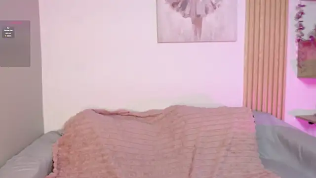 chloe peach  online show from April 28, 2026, 12:21 pm