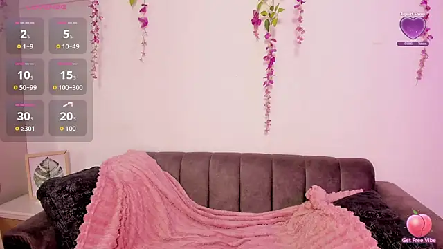 chloe peach  online show from June 17, 2026, 1:01 pm