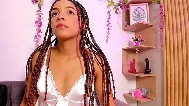 chloe peach  online show from June 26, 2026, 2:43 pm