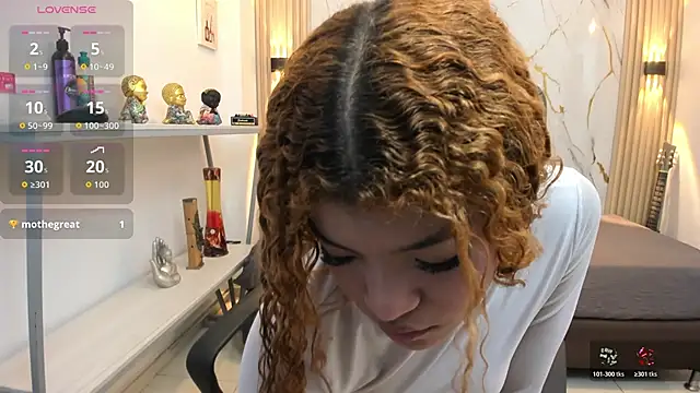 Zoey Taylor07 online show from April 24, 2026, 1:02 pm
