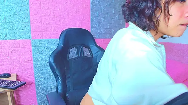 Snapshot of hotcakes_uwu chatting on March 15, 2026, 5:13 am hotcakes uwu online show from March 15, 2026, 5:13 am