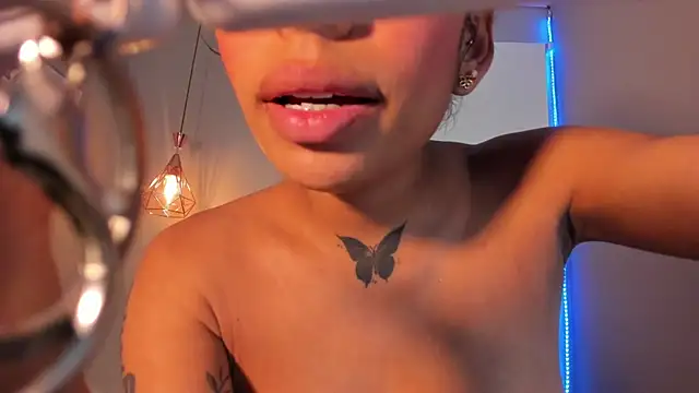 Scarlet Vixen  online show from July 3, 2026, 12:44 pm