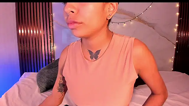 Scarlet Vixen  online show from July 22, 2026, 1:03 pm