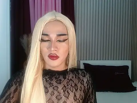 Snapshot of Kendalllust chatting on June 1, 2026, 1:35 pm Kendalllust online show from June 1, 2026, 1:35 pm