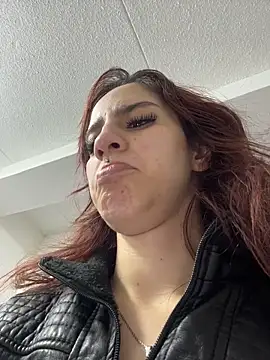 Snapshot of elodie_rouge chatting on June 11, 2026, 12:03 pm elodie rouge online show from June 11, 2026, 12:03 pm