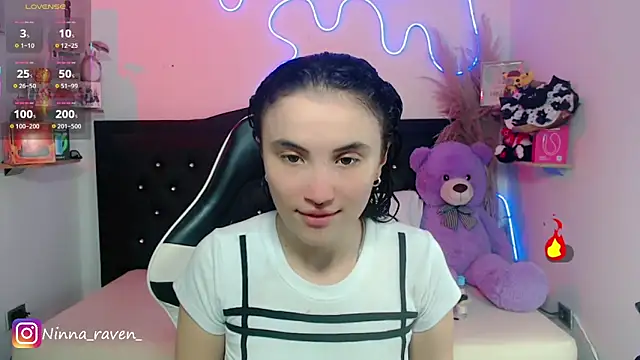 AriaDark online show from June 13, 2026, 9:02 pm
