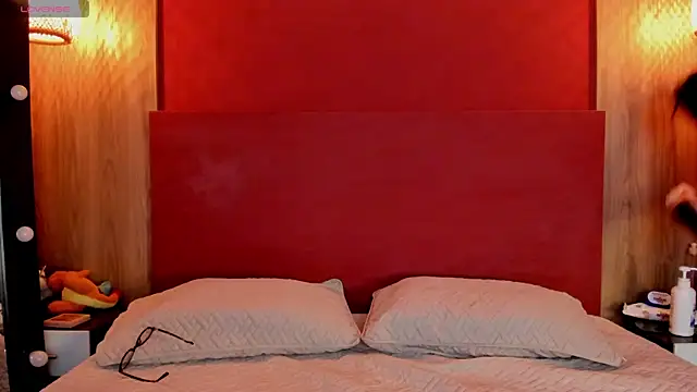 VanessaDoofenshmirtz online show from June 7, 2026, 2:21 pm