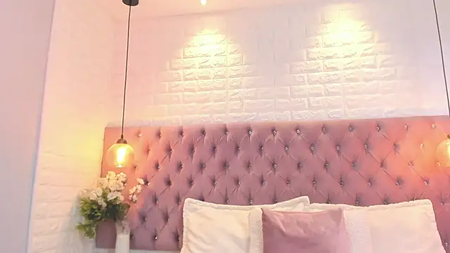 Snapshot of nela_moretti chatting on May 13, 2026, 7:55 pm nela moretti online show from May 13, 2026, 7:55 pm