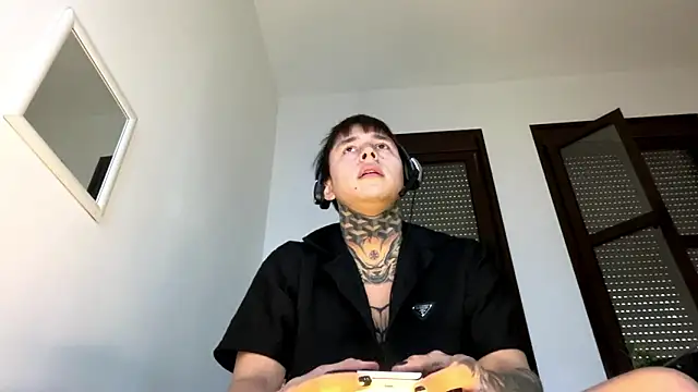 COLOMBIAN20CM online show from March 8, 2026, 1:26 pm