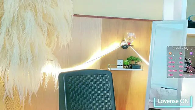 Aliison1  online show from February 8, 2026, 2:42 pm