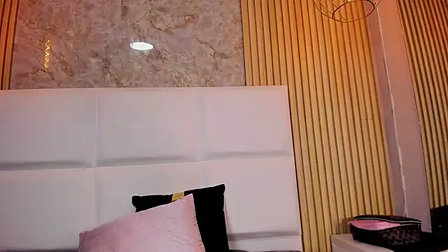 Zoehoney hl online show from March 7, 2026, 5:15 am