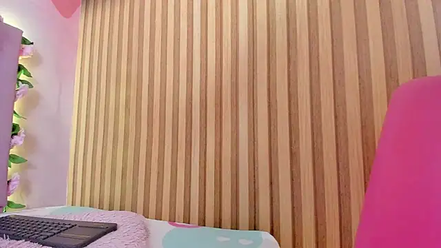 Snapshot of lovely__kiss__ chatting on July 23, 2026, 6:17 pm lovely kiss online show from July 23, 2026, 6:17 pm