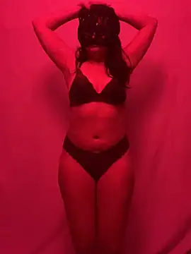 Leonoraaa online show from March 18, 2026, 12:58 am