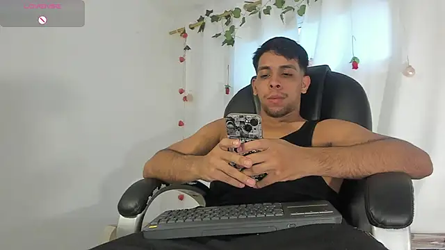 Snapshot of shooting_wilson chatting on May 14, 2026, 7:42 pm shooting wilson online show from May 14, 2026, 7:42 pm