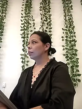 Snapshot of RossyAlvarez chatting on July 10, 2026, 3:33 am RossyAlvarez online show from July 10, 2026, 3:33 am