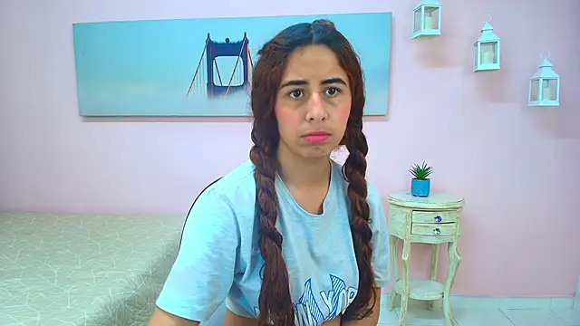 scarlett clyde online show from June 14, 2026, 1:46 pm