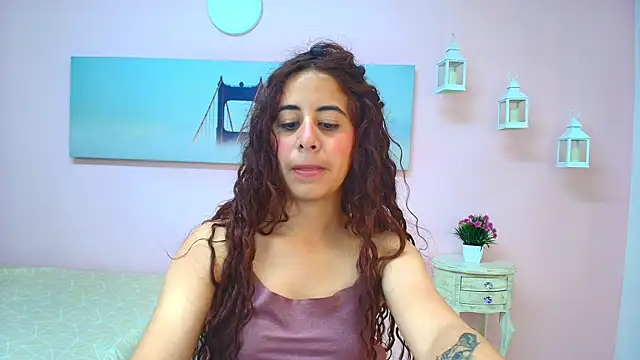 Snapshot of scarlett_clyde chatting on June 27, 2026, 12:44 pm scarlett clyde online show from June 27, 2026, 12:44 pm