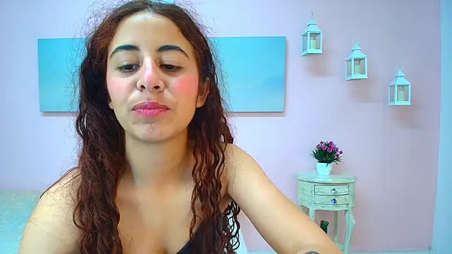 Snapshot of scarlett_clyde chatting on July 2, 2026, 12:44 pm scarlett clyde online show from July 2, 2026, 12:44 pm