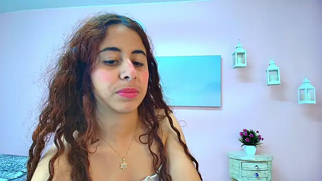 Snapshot of scarlett_clyde chatting on July 17, 2026, 12:34 pm scarlett clyde online show from July 17, 2026, 12:34 pm