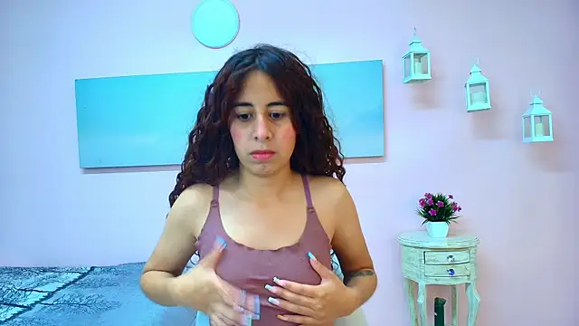 Snapshot of scarlett_clyde chatting on July 21, 2026, 12:40 pm scarlett clyde online show from July 21, 2026, 12:40 pm