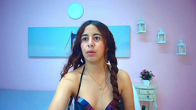 Snapshot of scarlett_clyde chatting on August 1, 2026, 12:48 pm scarlett clyde online show from August 1, 2026, 12:48 pm