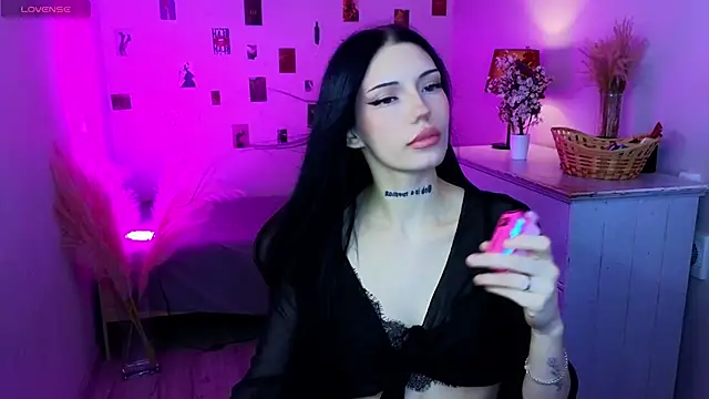 Snapshot of Kelly__Bunny chatting on June 20, 2026, 8:44 pm Kelly Bunny online show from June 20, 2026, 8:44 pm