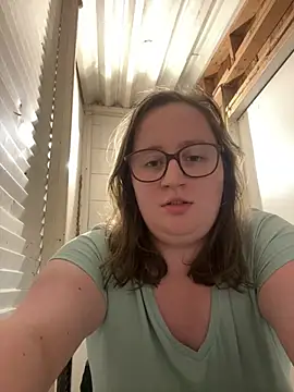 lucycomestrue online show from July 2, 2026, 3:23 am