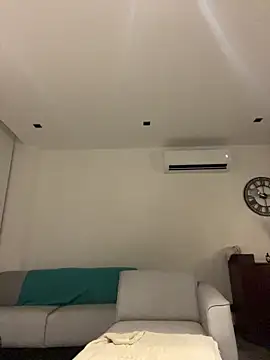 BUBUQUEEN online show from March 8, 2026, 2:04 am