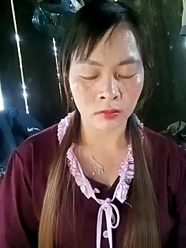 Bling sexy online show from April 22, 2026, 11:39 pm