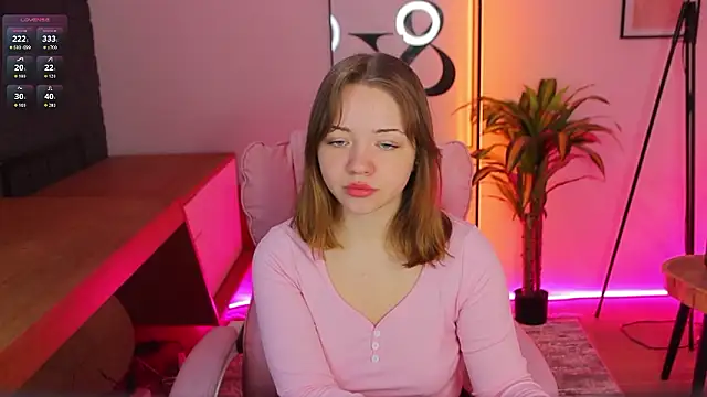 Kiss Moon online show from March 6, 2026, 6:54 am