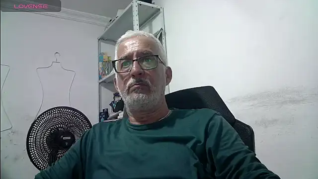 Snapshot of ceniizo1024 chatting on June 18, 2026, 11:42 pm ceniizo1024 online show from June 18, 2026, 11:42 pm
