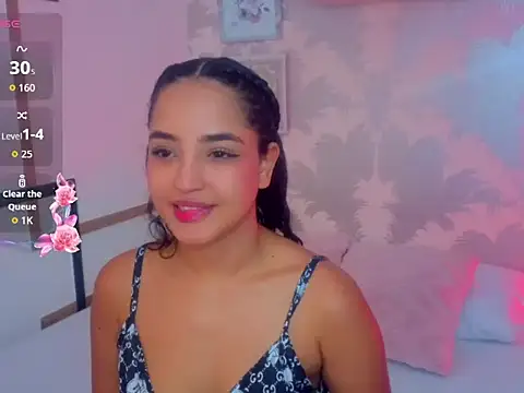 Emma Thompssonn online show from May 29, 2026, 12:14 pm