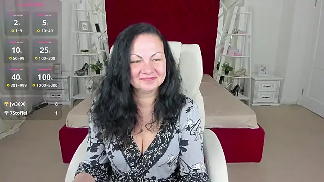 IrissMoon online show from May 29, 2026, 5:49 am