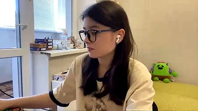 Snapshot of SaintMari chatting on June 16, 2026, 2:19 pm SaintMari online show from June 16, 2026, 2:19 pm