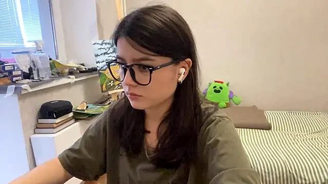 SaintMari online show from July 31, 2026, 2:16 pm