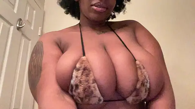 mayluvsu online show from March 13, 2026, 8:21 am