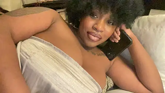 mayluvsu online show from March 15, 2026, 4:18 am