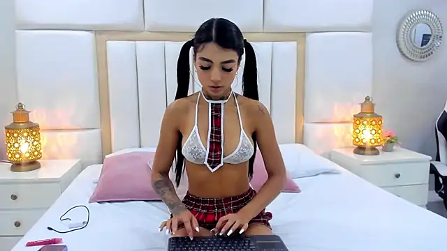 Snapshot of AbannyRogerss chatting on July 7, 2026, 12:20 pm AbannyRogerss online show from July 7, 2026, 12:20 pm